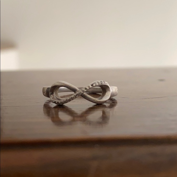 Kay Jeweler Infinity ring - Picture 3 of 3